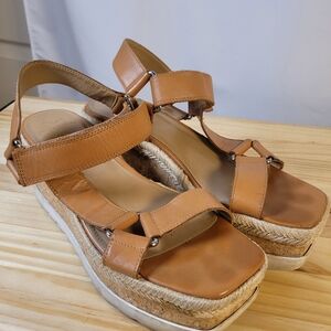 Women’s Tan Leather Platform Sandals